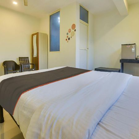 Collection O Morjim Sea Wave Hotel Екстериор снимка