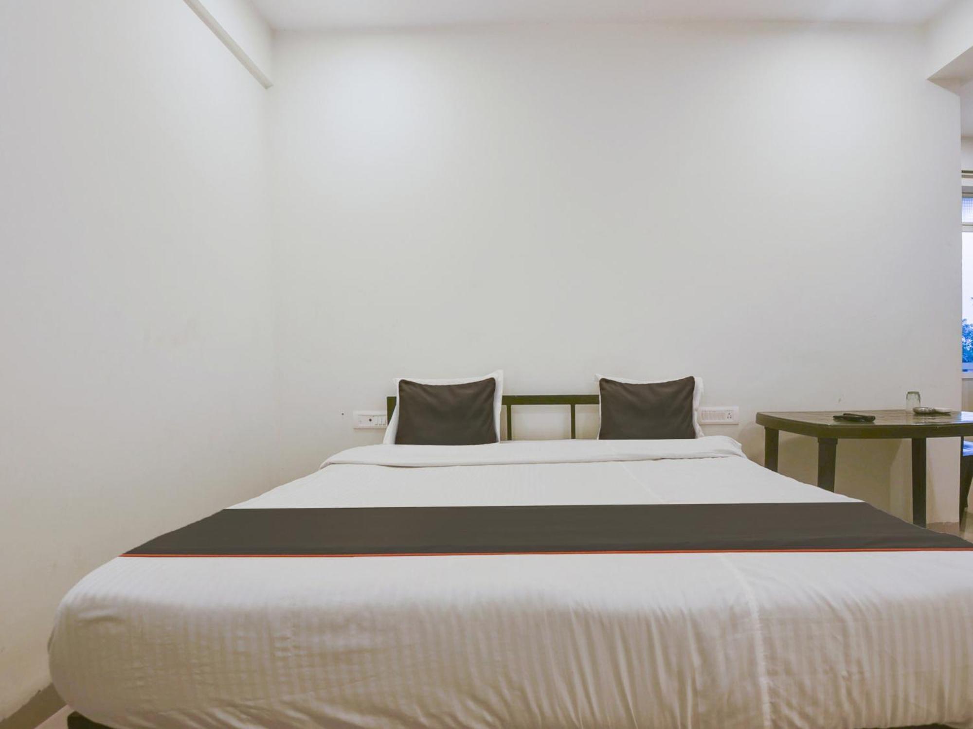 Collection O Morjim Sea Wave Hotel Екстериор снимка