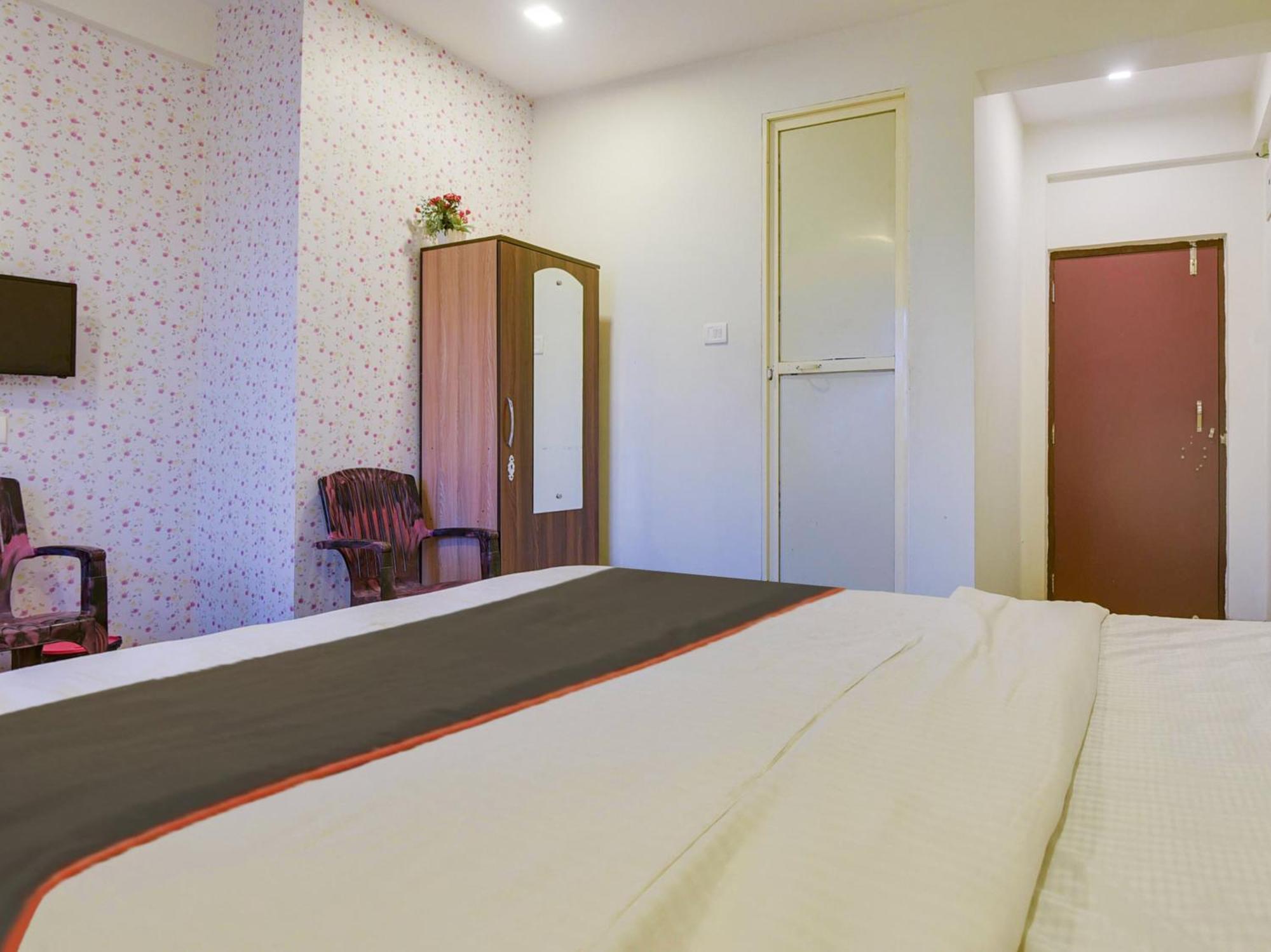 Collection O Morjim Sea Wave Hotel Екстериор снимка